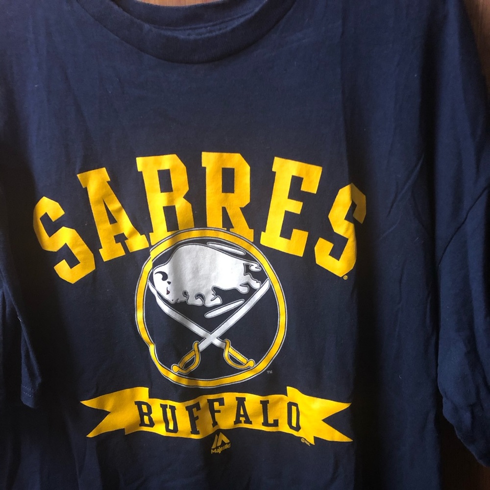 Men’s Buffalo Sabre’s hockey shirt, 2XL
